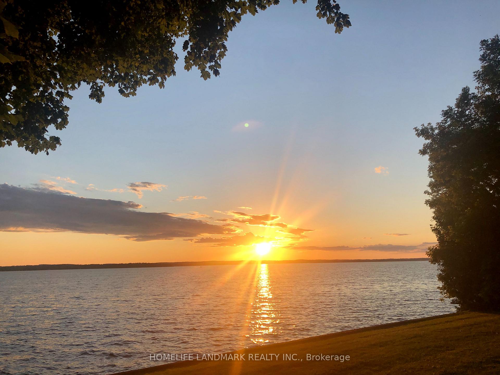 Photo 58 of 100 Lake Drive N, Georgina, Historic Lakeshore Communities — HOMEH