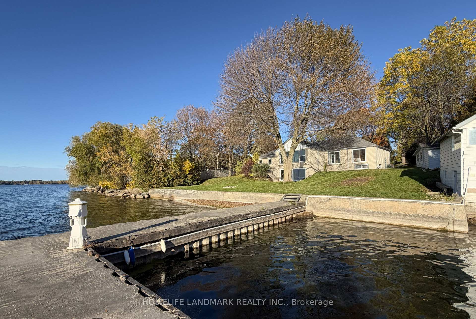 Photo 5 of 100 Lake Drive N, Georgina, Historic Lakeshore Communities — HOMEH