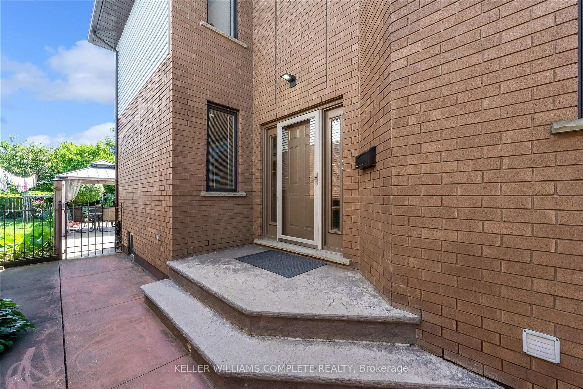 Photo 4 of 847 West 5th Street, Hamilton, Kernighan — HOMEH