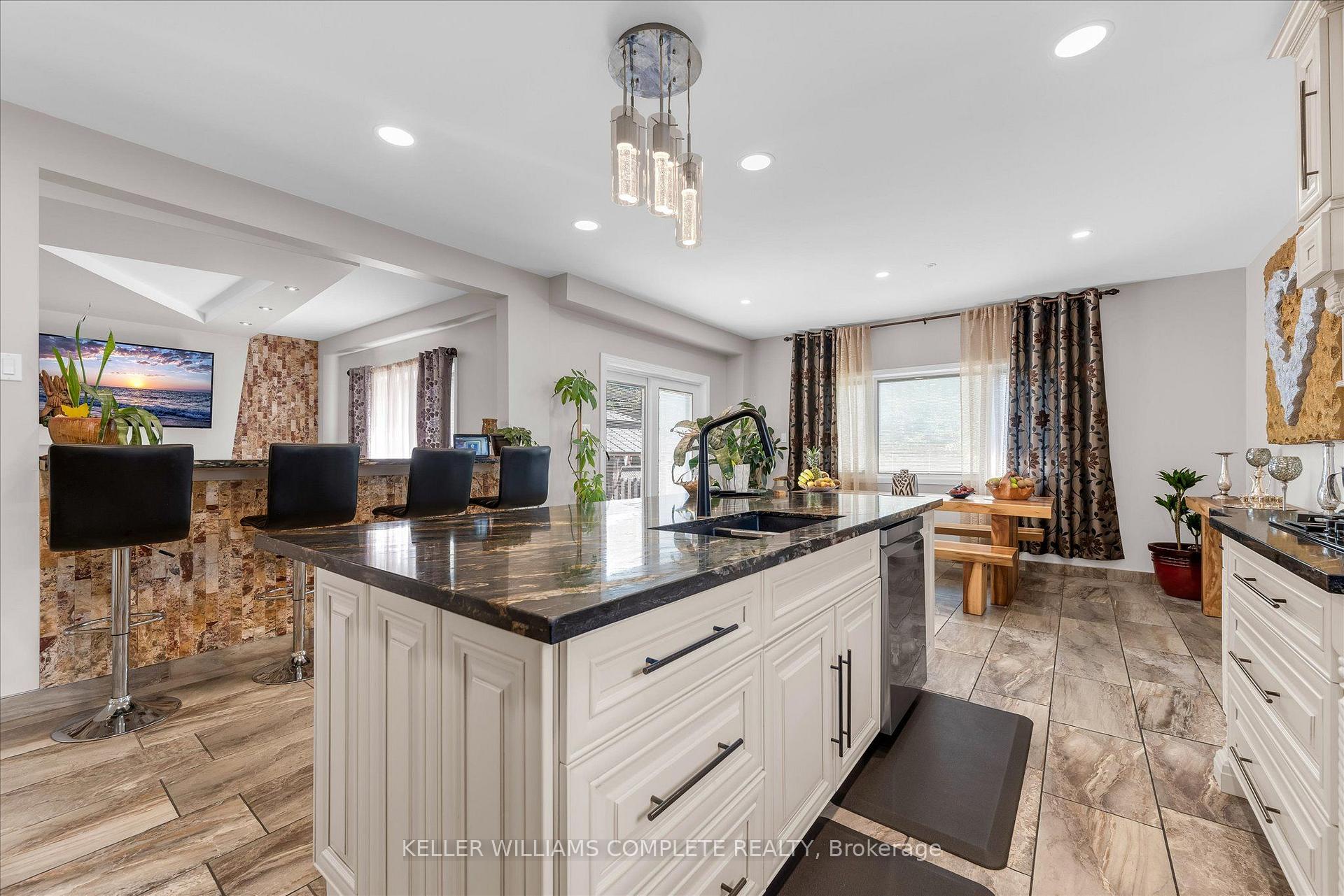 Photo 10 of 847 West 5th Street, Hamilton, Kernighan — HOMEH