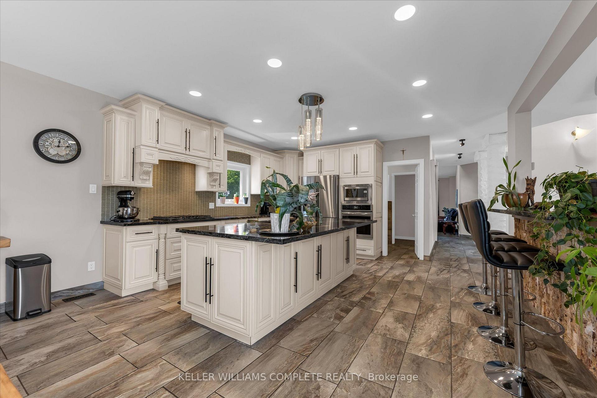 Photo 11 of 847 West 5th Street, Hamilton, Kernighan — HOMEH