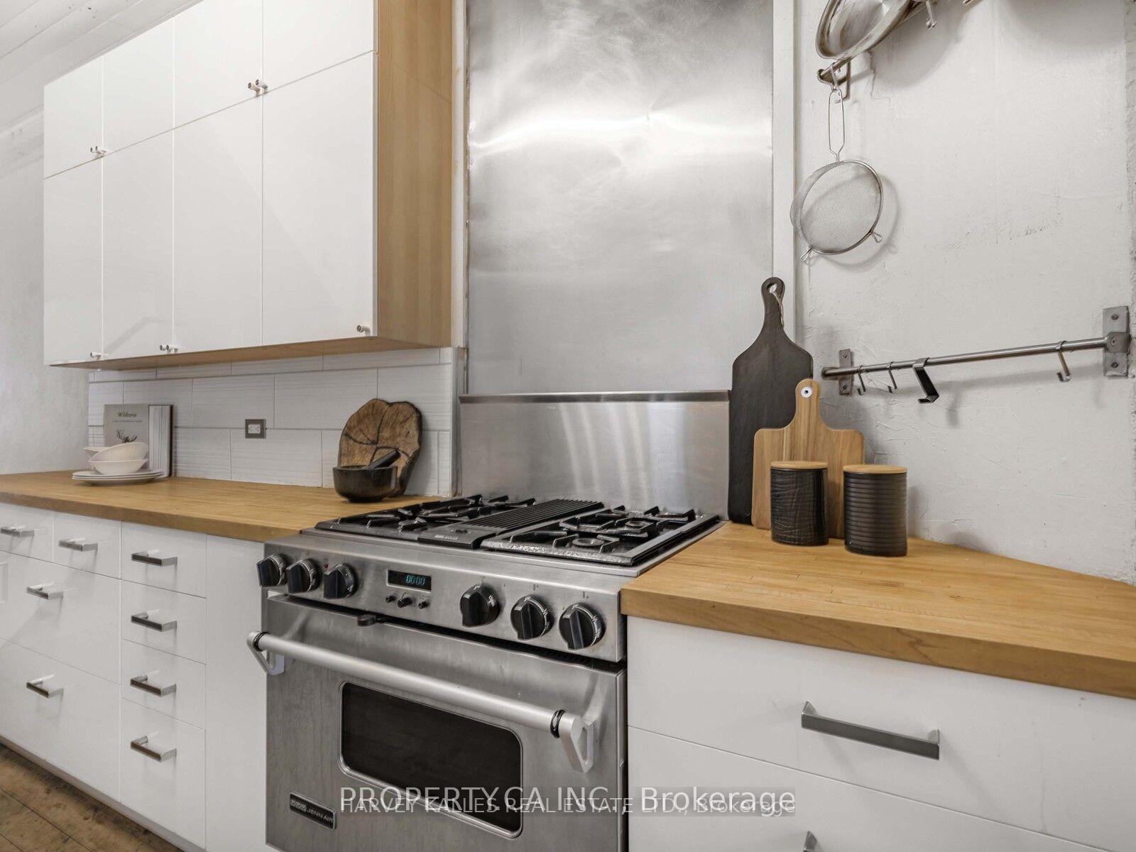 Photo 11 of 18 Saunders Avenue, Toronto, Roncesvalles — HOMEH