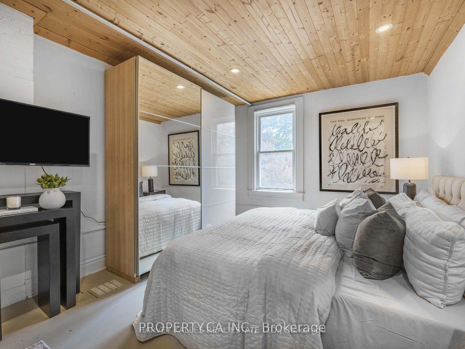 Photo 17 of 18 Saunders Avenue, Toronto, Roncesvalles — HOMEH