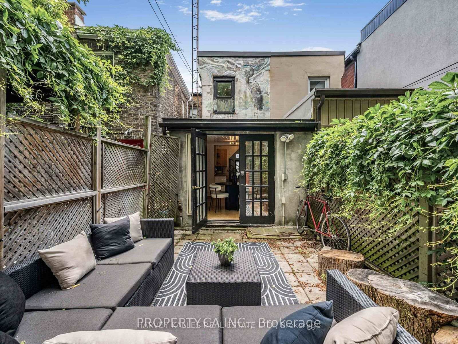Photo 23 of 18 Saunders Avenue, Toronto, Roncesvalles — HOMEH