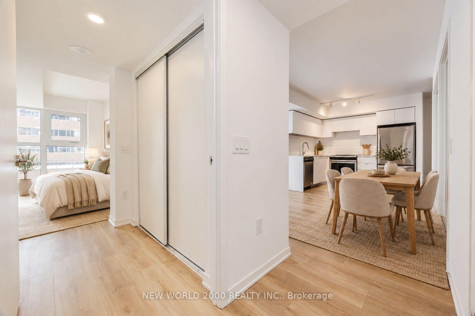 Photo 3 of Unit 1902, 101 Roehampton Avenue, Toronto, Mount Pleasant West — HOMEH