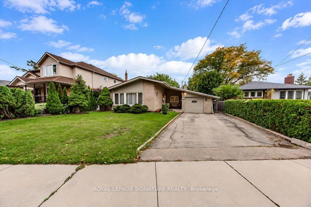 Photo 1 of 10 Beaver Bend Crescent, Etobicoke, Eringate-Centennial-West Deane — HOMEH