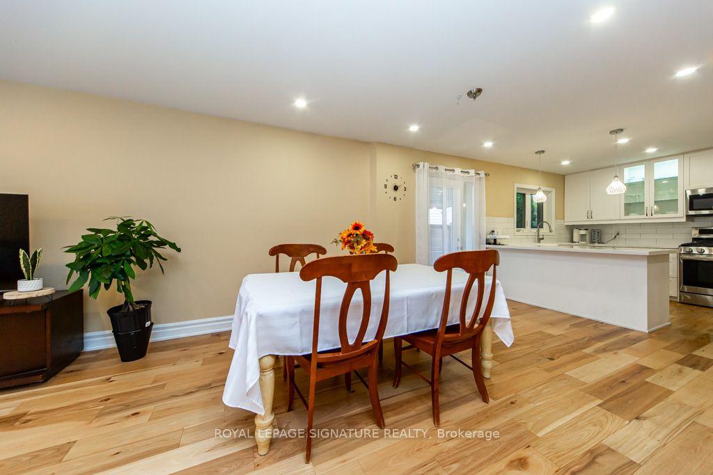 Photo 8 of 10 Beaver Bend Crescent, Etobicoke, Eringate-Centennial-West Deane — HOMEH