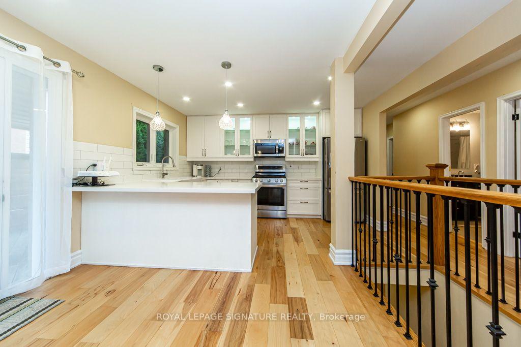 Photo 11 of 10 Beaver Bend Crescent, Etobicoke, Eringate-Centennial-West Deane — HOMEH