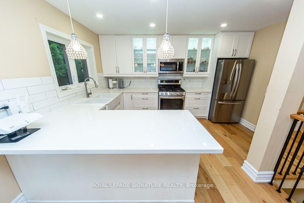 Photo 13 of 10 Beaver Bend Crescent, Etobicoke, Eringate-Centennial-West Deane — HOMEH