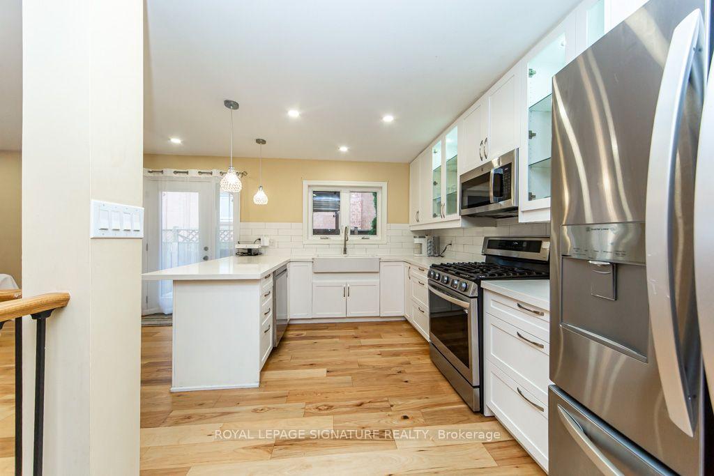 Photo 15 of 10 Beaver Bend Crescent, Etobicoke, Eringate-Centennial-West Deane — HOMEH