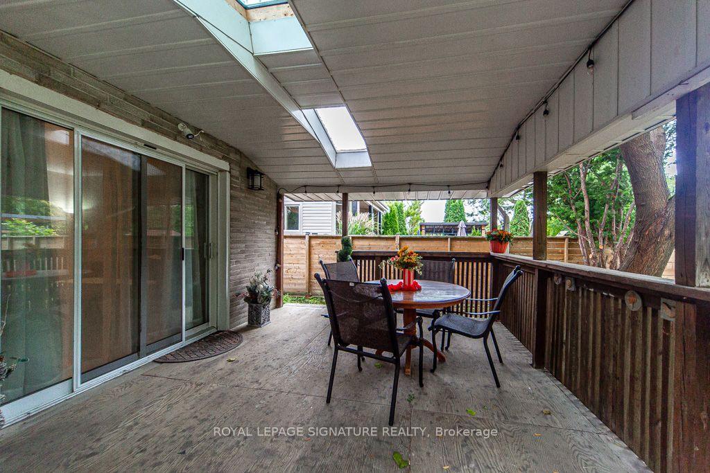 Photo 46 of 10 Beaver Bend Crescent, Etobicoke, Eringate-Centennial-West Deane — HOMEH