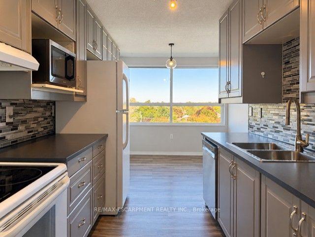 Photo 4 of Unit 615, 200 Jamieson Parkway, Cambridge, Grow Community Centre — HOMEH