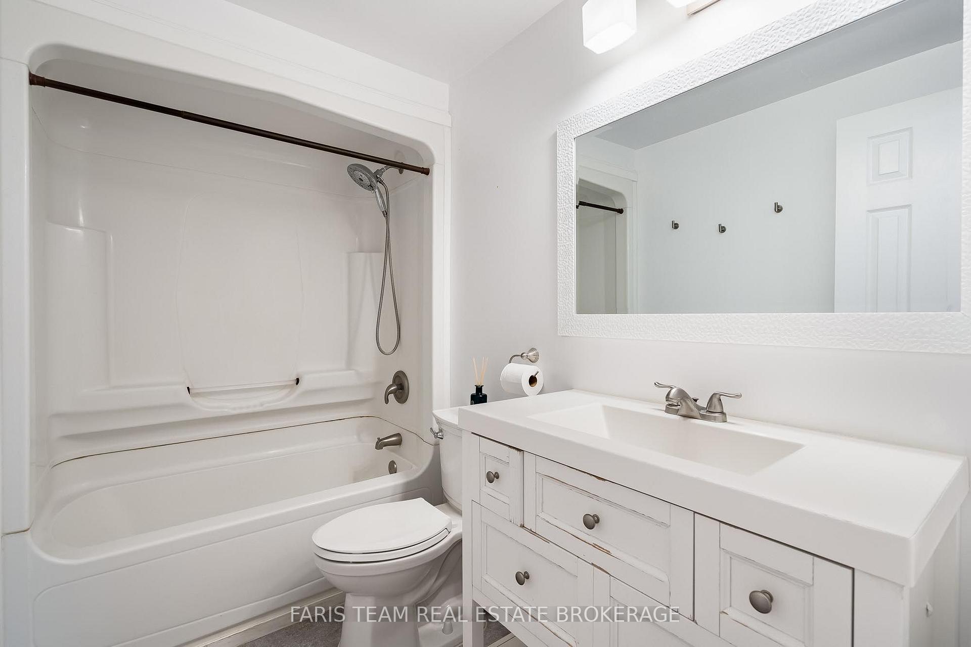 Photo 12 of Unit 6, 261 Rose Street, Barrie, Wellington — HOMEH