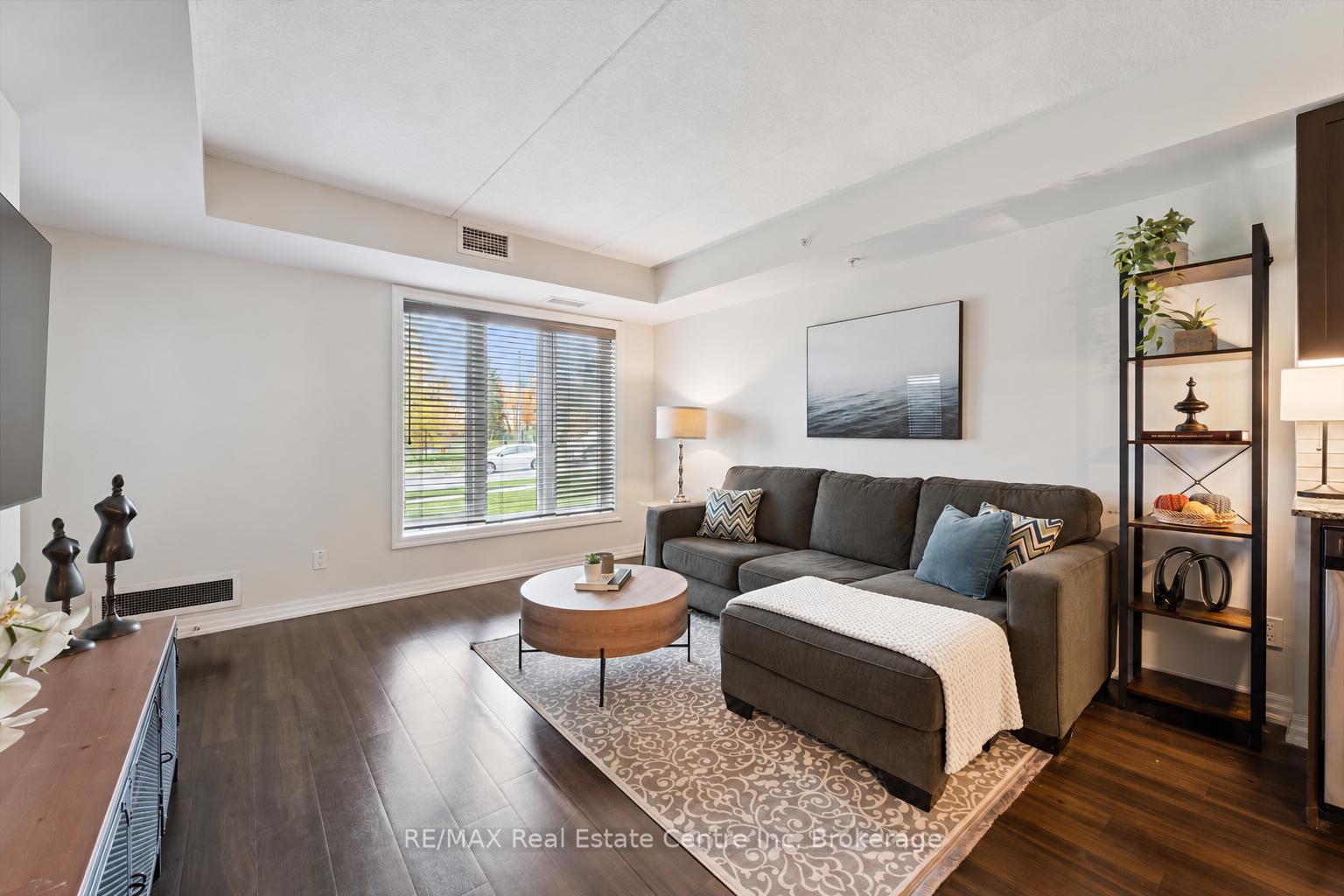 Photo 3 of Unit 106, 104 Summit Ridge Drive, Guelph, Grange Road — HOMEH