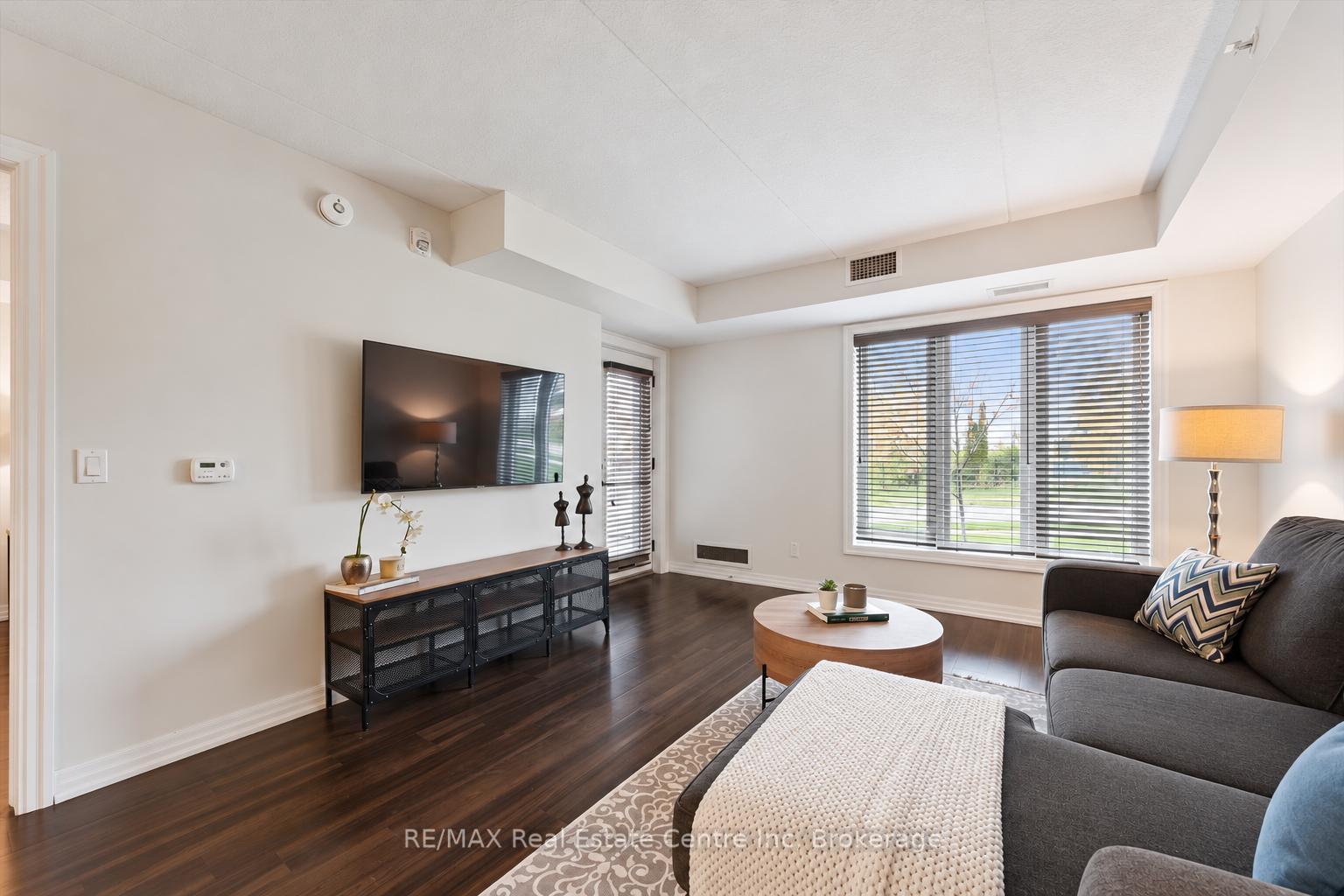 Photo 4 of Unit 106, 104 Summit Ridge Drive, Guelph, Grange Road — HOMEH