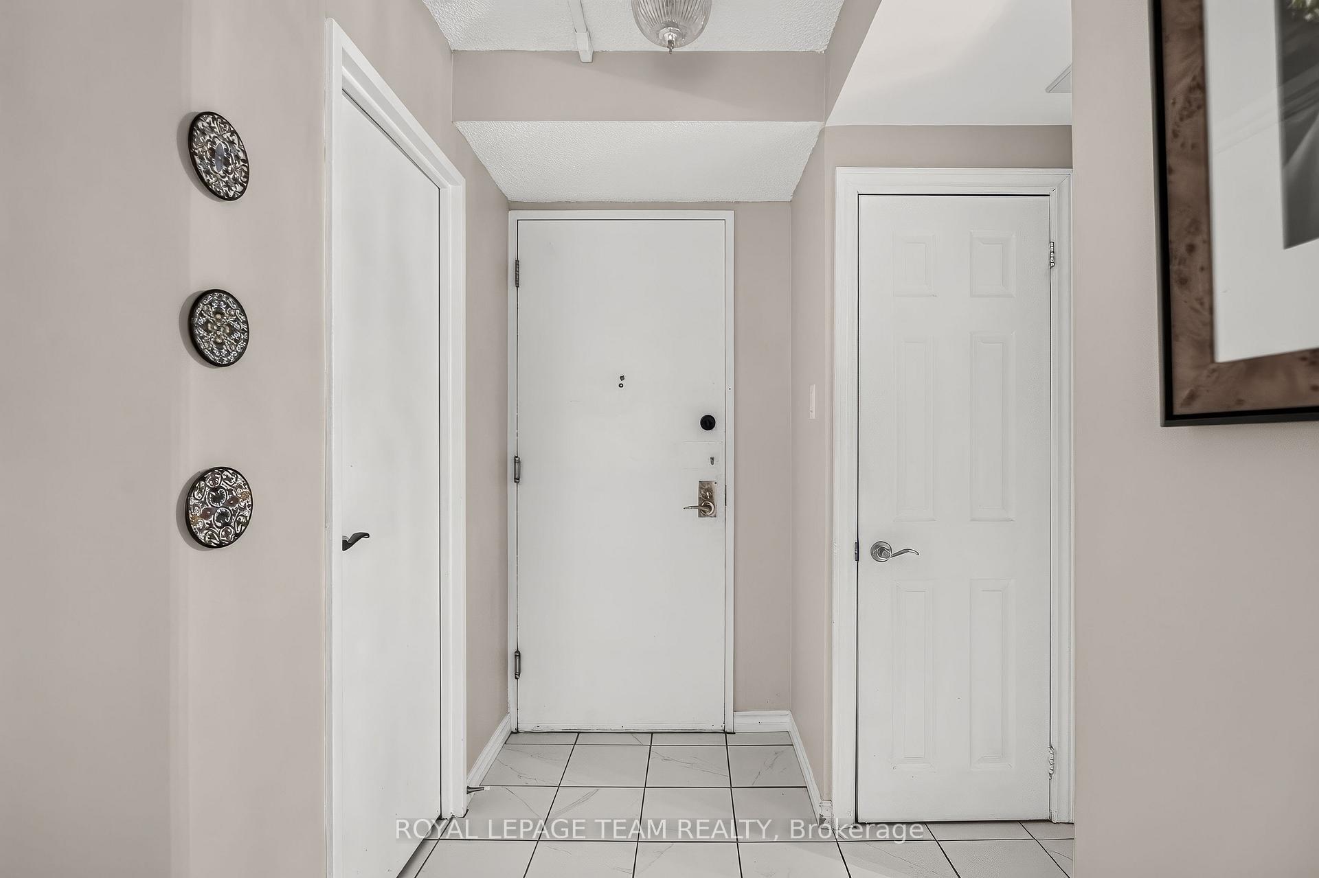 Photo 3 of Unit 107, 515 St. Laurent Boulevard, Ottawa, Viscount Alexander Park — HOMEH