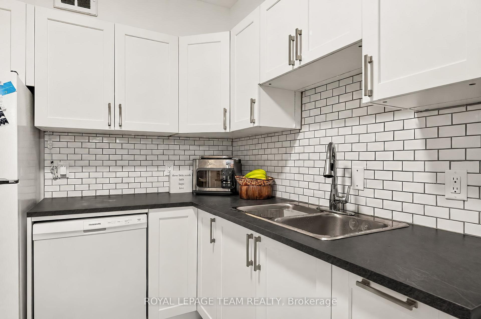 Photo 9 of Unit 107, 515 St. Laurent Boulevard, Ottawa, Viscount Alexander Park — HOMEH