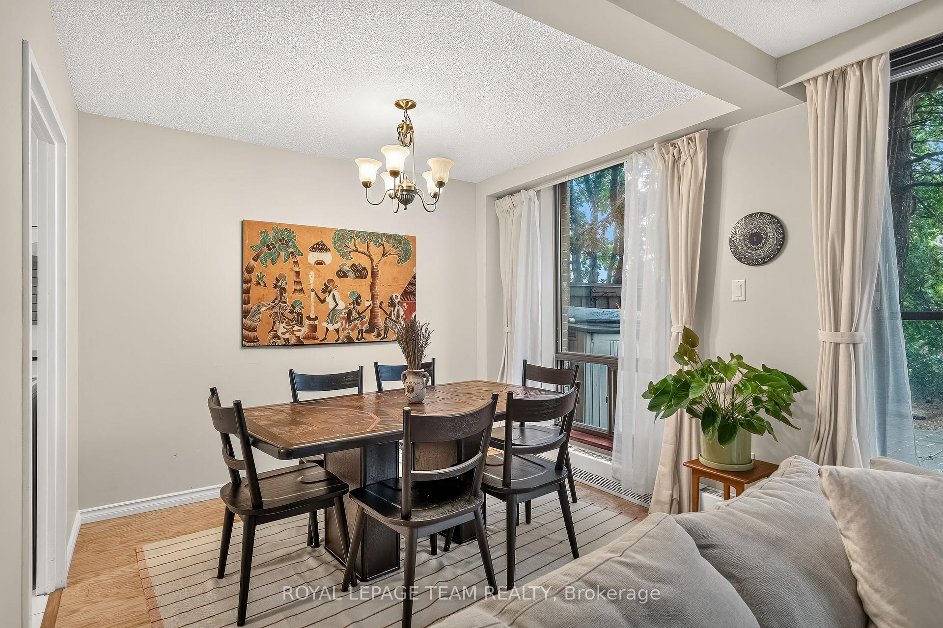 Photo 10 of Unit 107, 515 St. Laurent Boulevard, Ottawa, Viscount Alexander Park — HOMEH