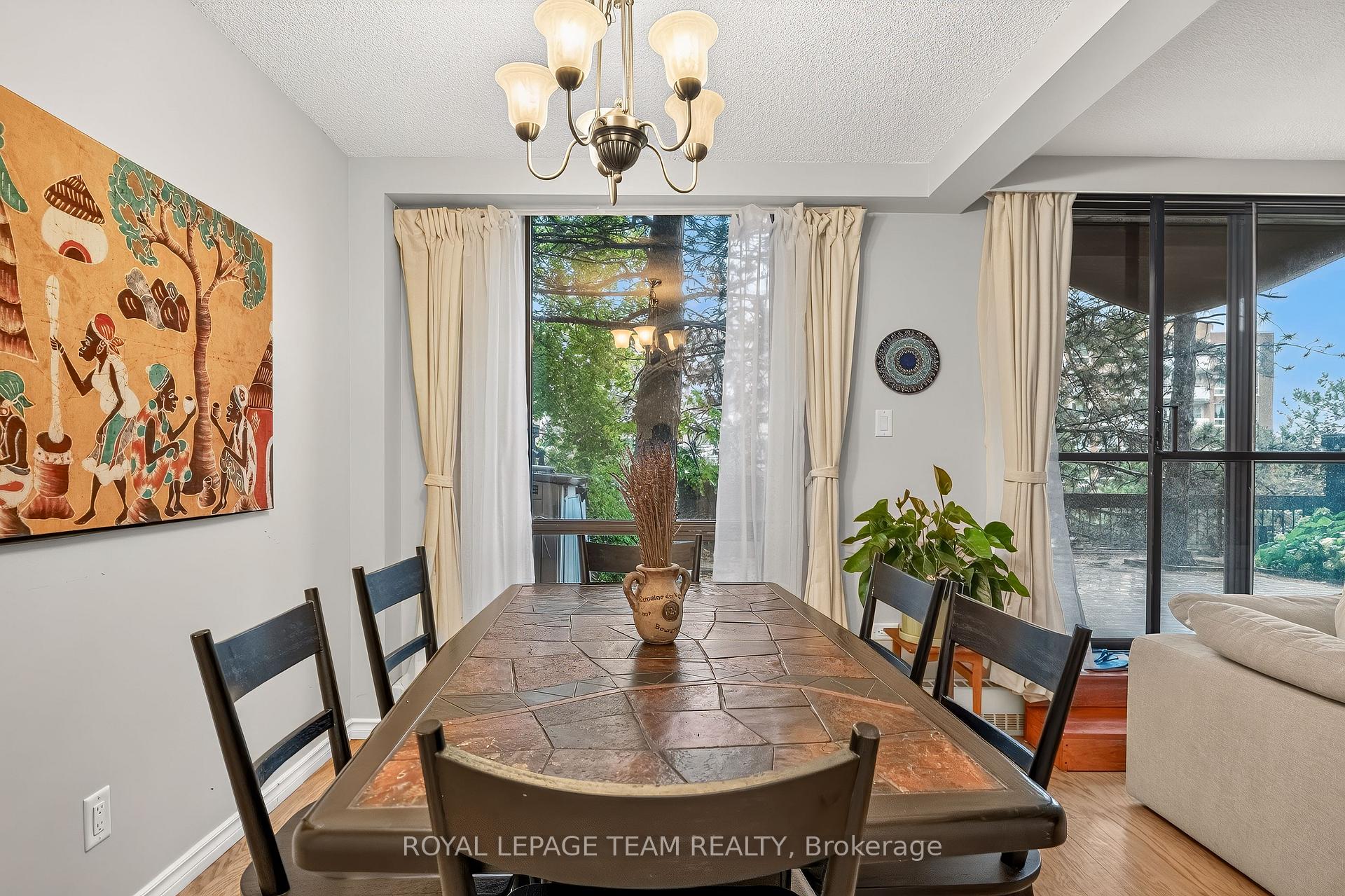 Photo 11 of Unit 107, 515 St. Laurent Boulevard, Ottawa, Viscount Alexander Park — HOMEH