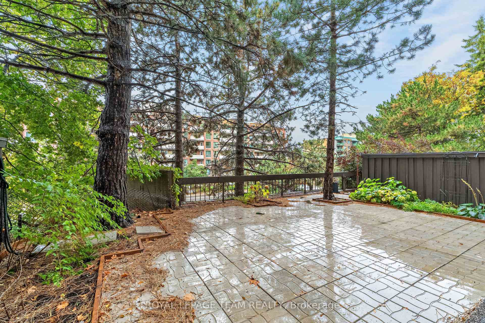 Photo 17 of Unit 107, 515 St. Laurent Boulevard, Ottawa, Viscount Alexander Park — HOMEH