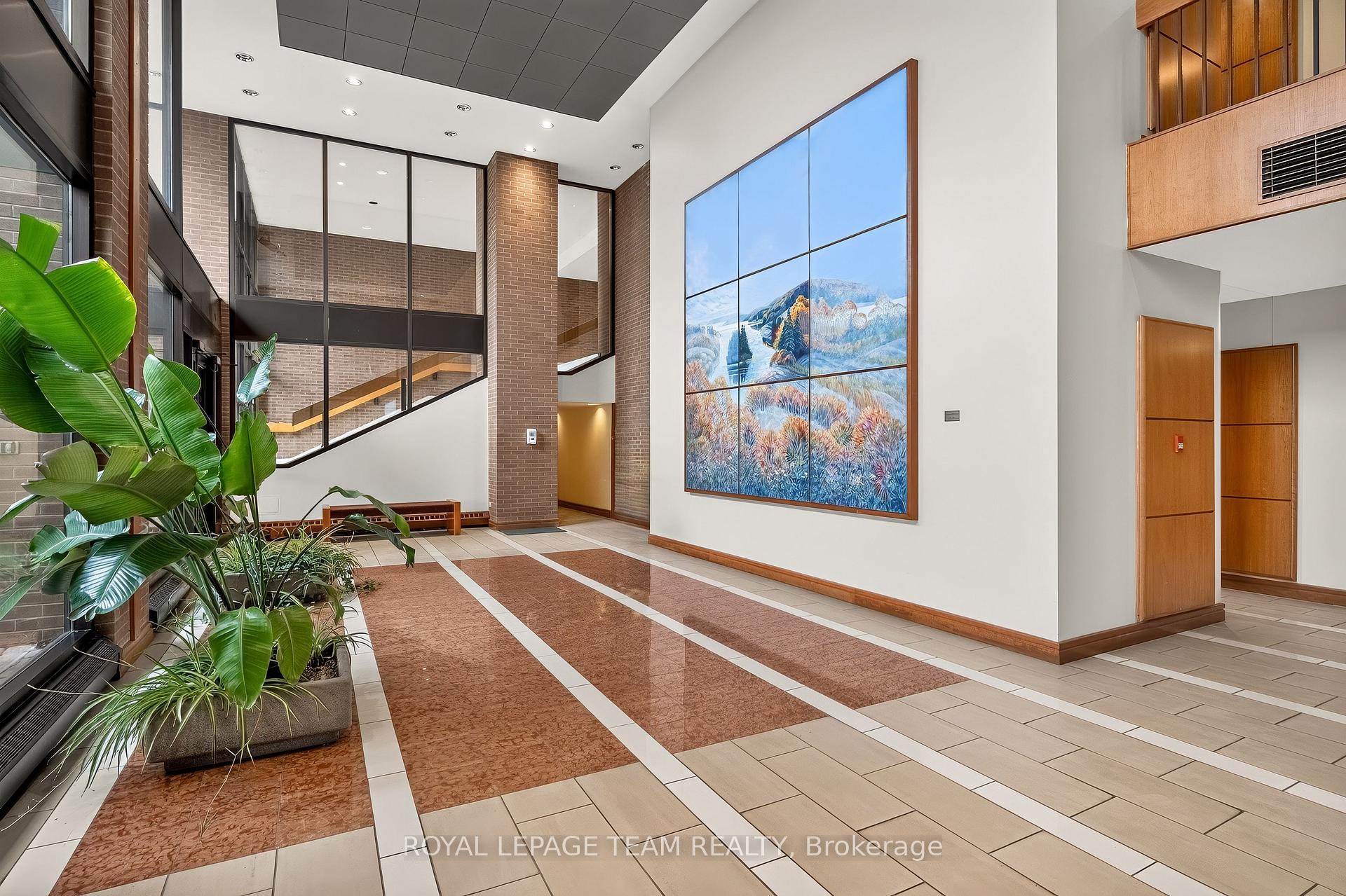 Photo 19 of Unit 107, 515 St. Laurent Boulevard, Ottawa, Viscount Alexander Park — HOMEH