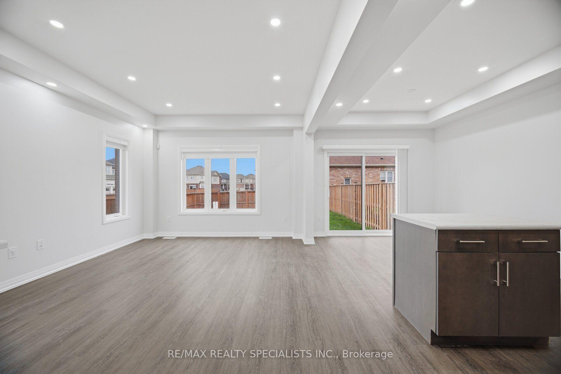 Photo 6 of 4259 Shuttleworth Drive, Niagara Falls, Lyons Creek — HOMEH