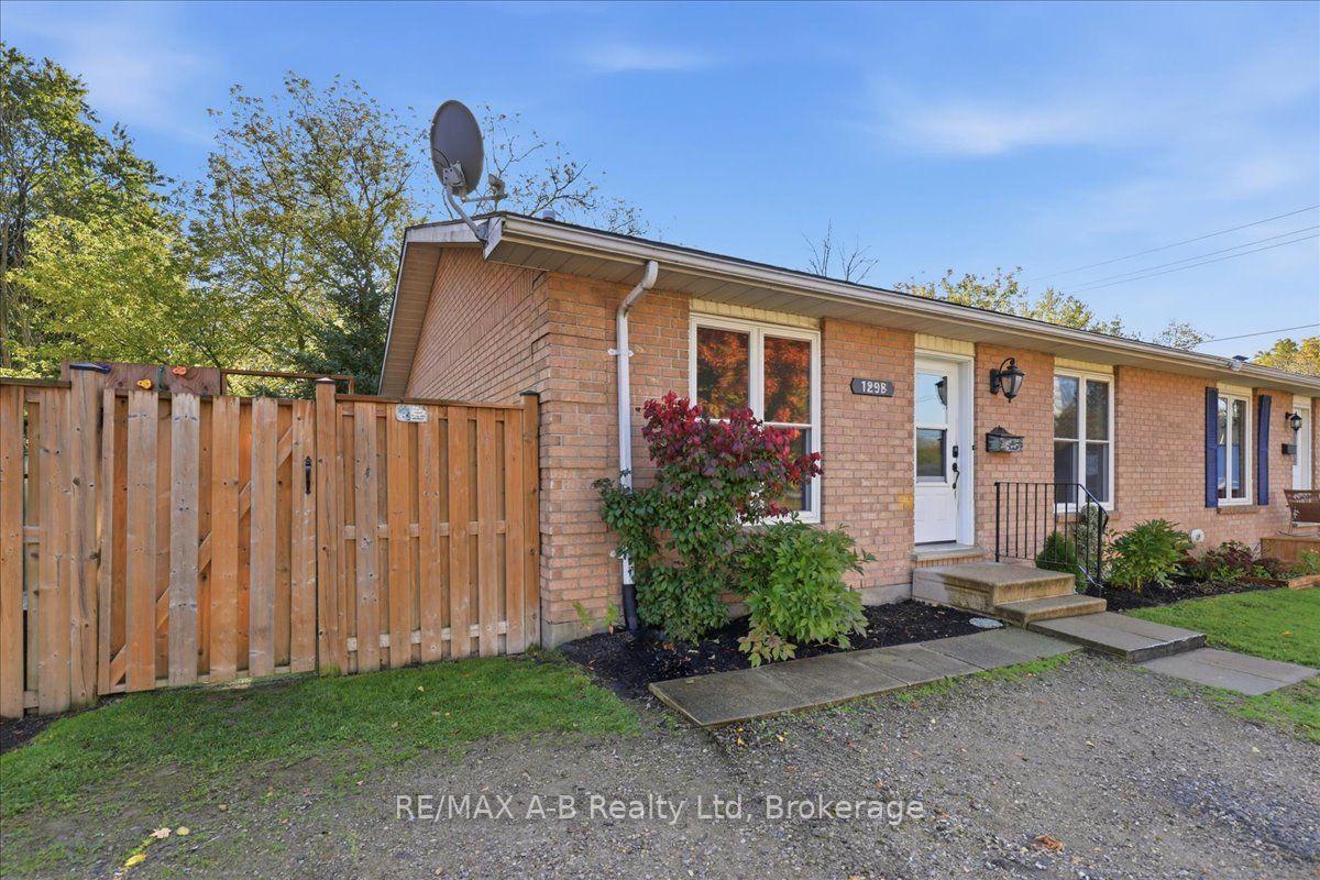 Photo 3 of Unit B, 129 Mitchell Court, West Perth, Mitchell — HOMEH