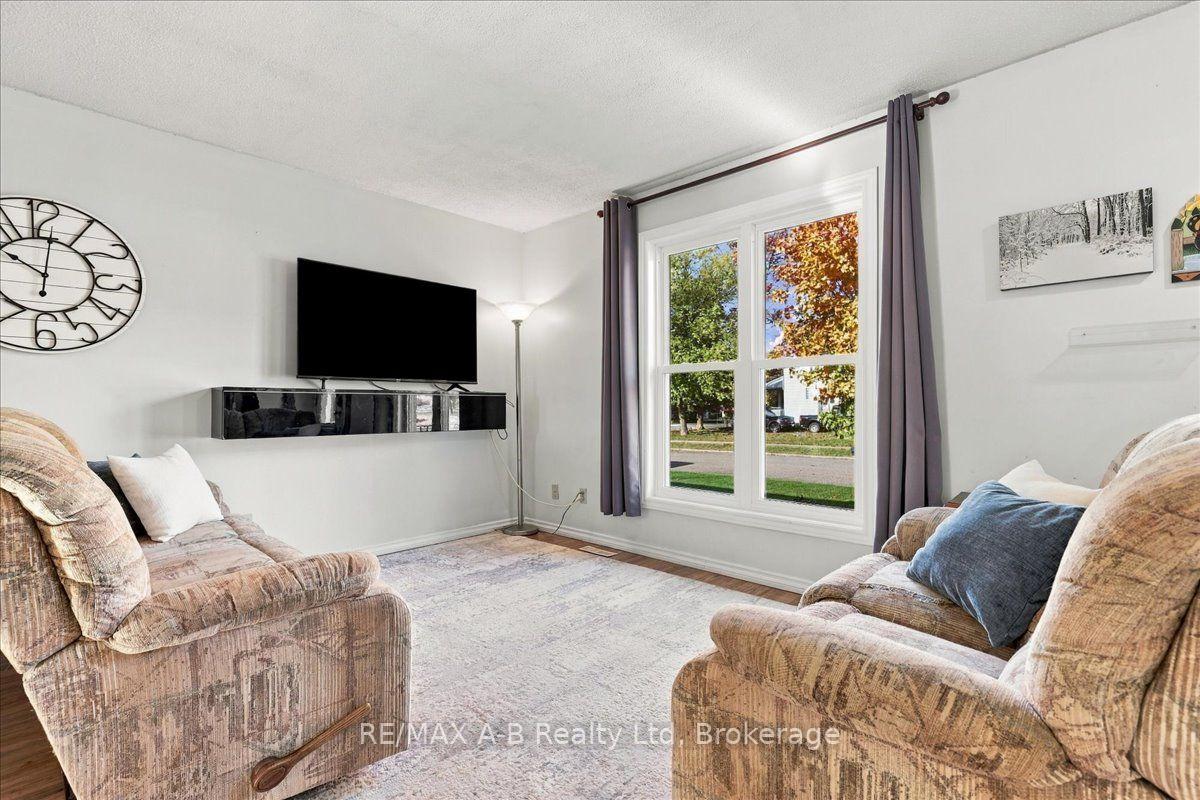 Photo 6 of Unit B, 129 Mitchell Court, West Perth, Mitchell — HOMEH