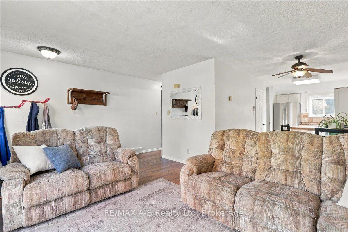 Photo 8 of Unit B, 129 Mitchell Court, West Perth, Mitchell — HOMEH