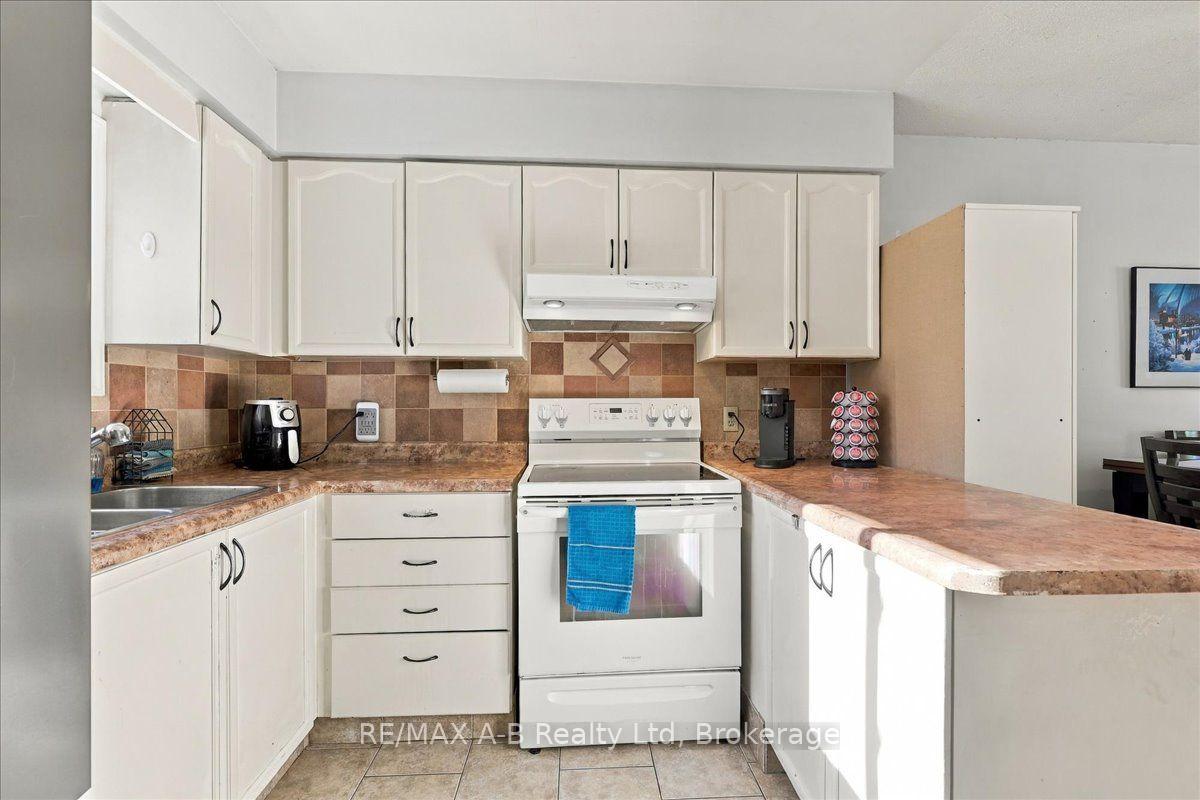 Photo 12 of Unit B, 129 Mitchell Court, West Perth, Mitchell — HOMEH