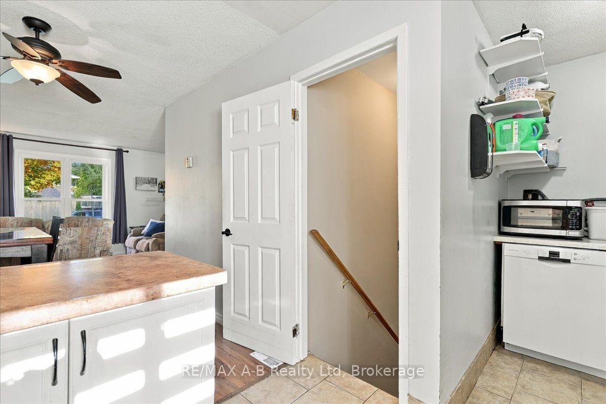 Photo 15 of Unit B, 129 Mitchell Court, West Perth, Mitchell — HOMEH