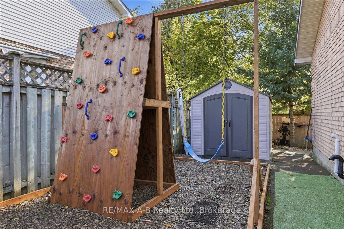 Photo 34 of Unit B, 129 Mitchell Court, West Perth, Mitchell — HOMEH