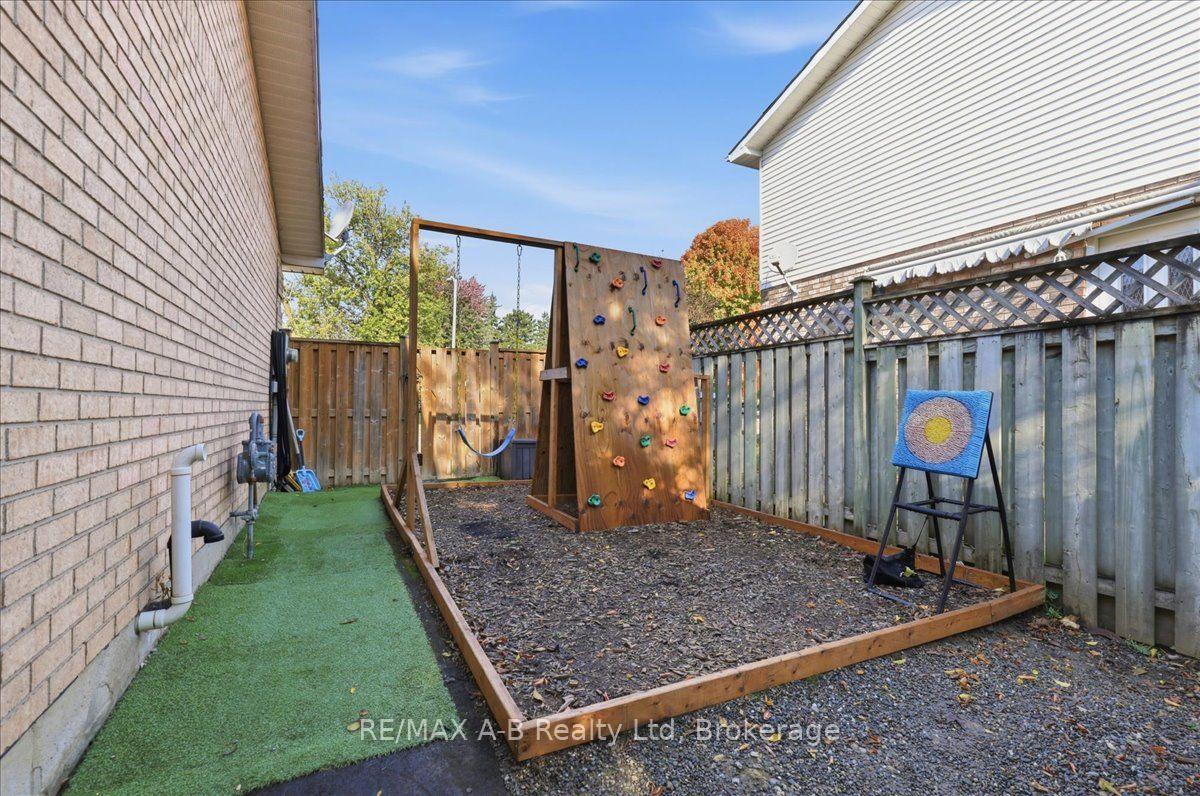Photo 37 of Unit B, 129 Mitchell Court, West Perth, Mitchell — HOMEH
