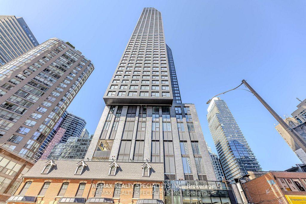 Photo 2 of Unit 1101, 8 Wellesley Street W, Toronto, Bay Street Corridor — HOMEH