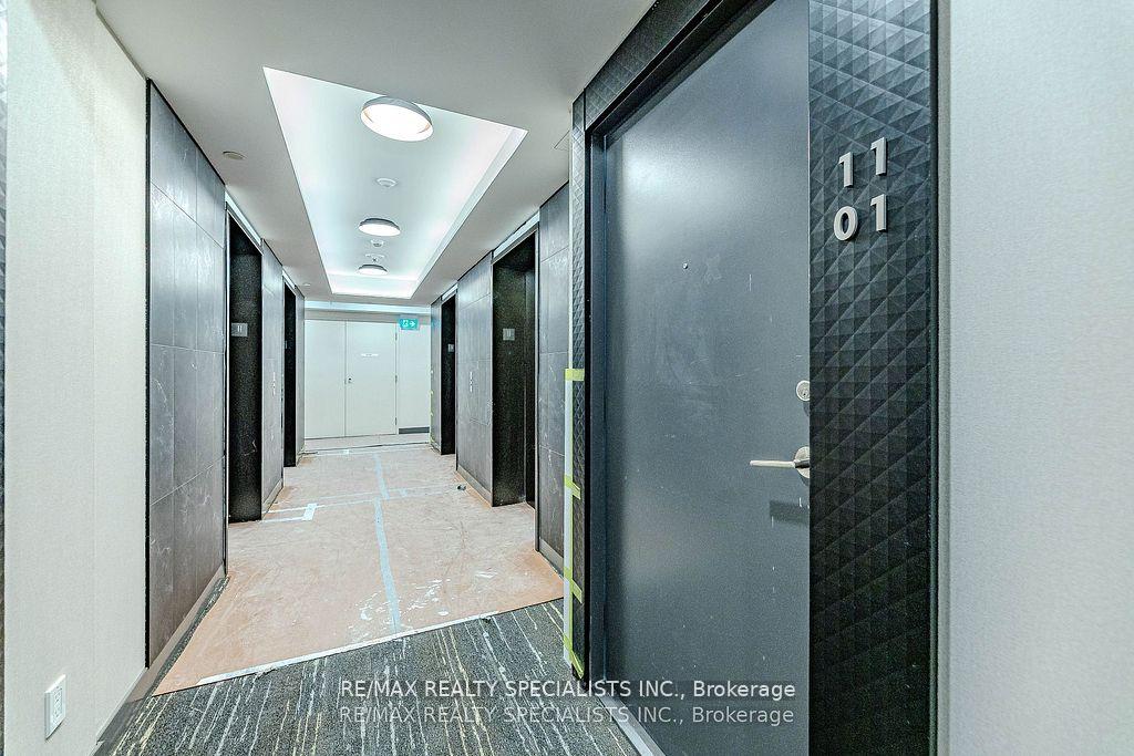 Photo 4 of Unit 1101, 8 Wellesley Street W, Toronto, Bay Street Corridor — HOMEH