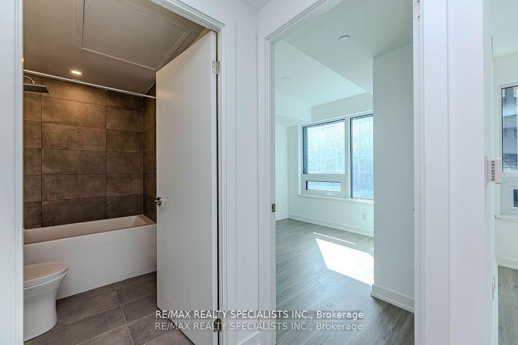 Photo 12 of Unit 1101, 8 Wellesley Street W, Toronto, Bay Street Corridor — HOMEH