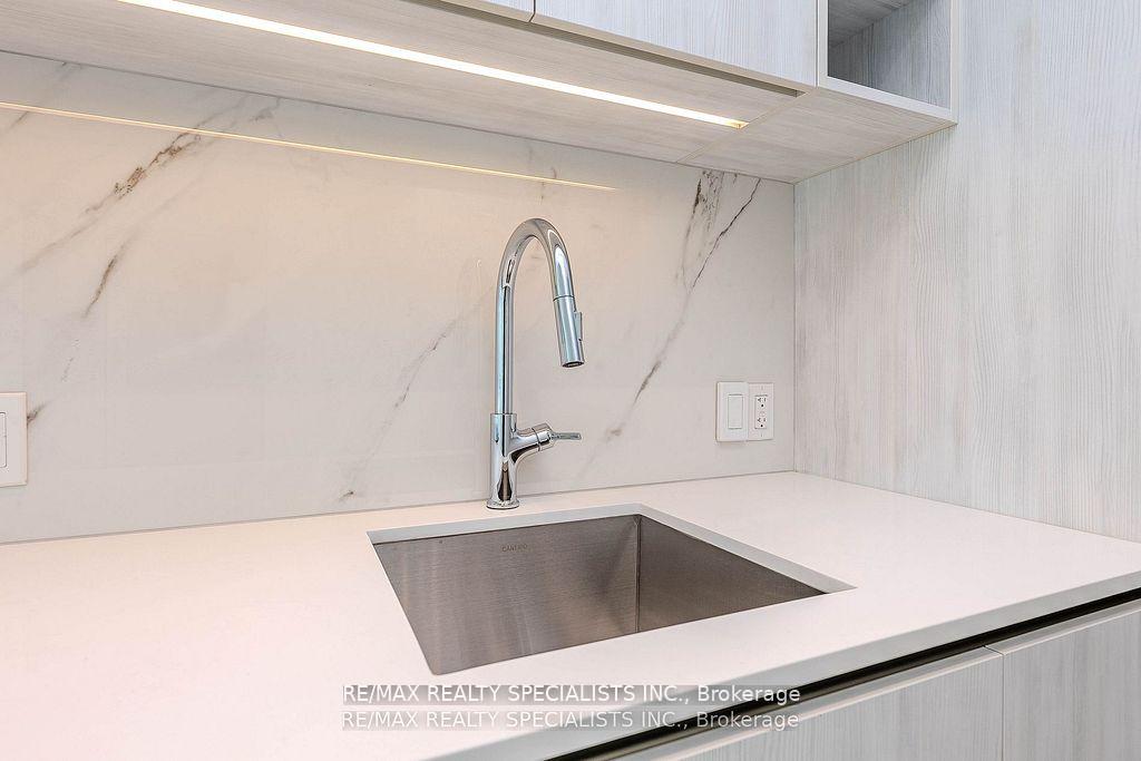 Photo 15 of Unit 1101, 8 Wellesley Street W, Toronto, Bay Street Corridor — HOMEH