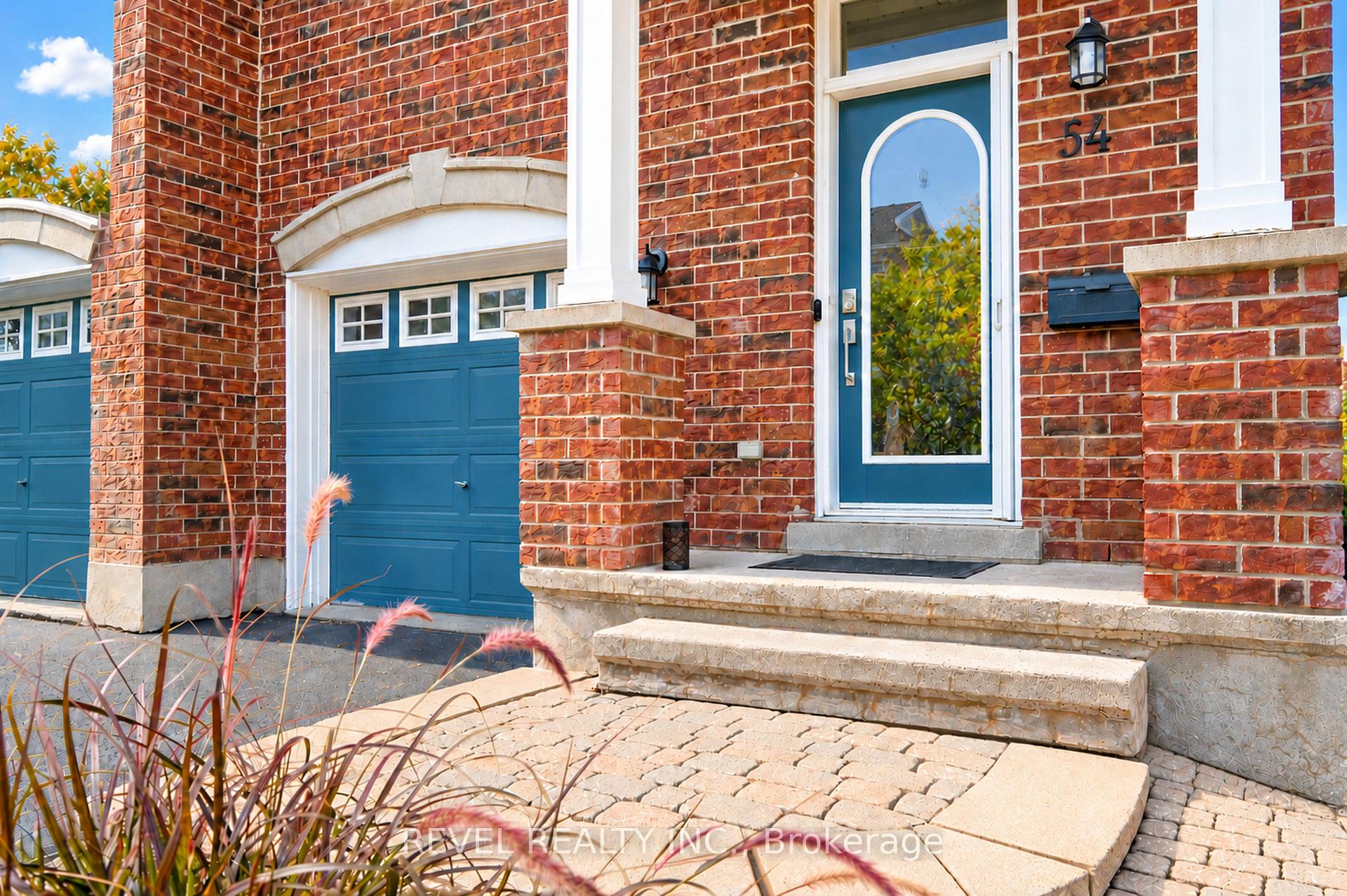 Photo 2 of 54 Encore Private, Ottawa, City View/Skyline/Fisher Heights/Parkwood Hills — HOMEH