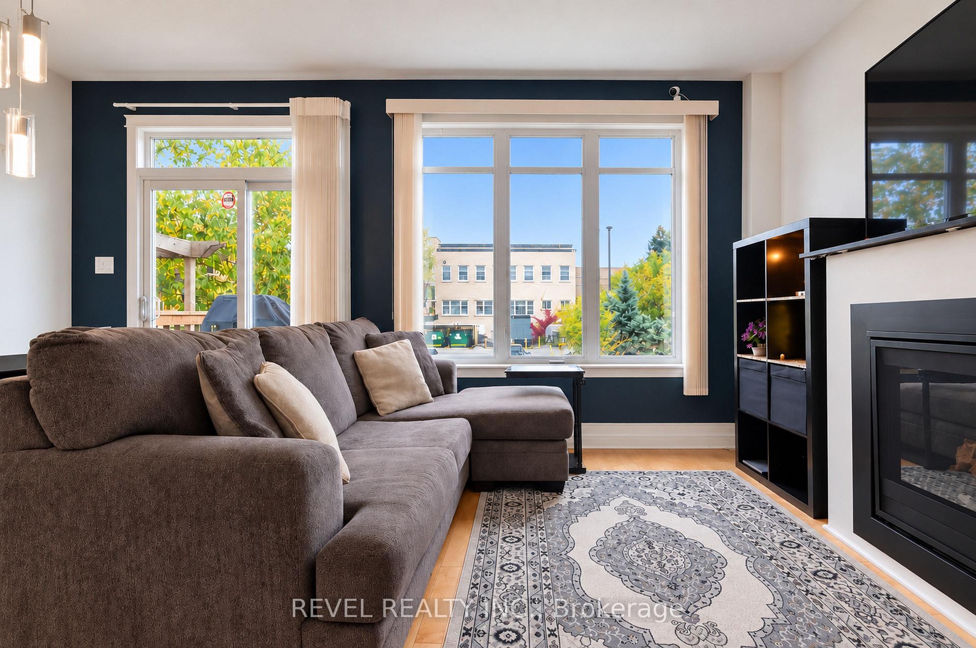 Photo 9 of 54 Encore Private, Ottawa, City View/Skyline/Fisher Heights/Parkwood Hills — HOMEH