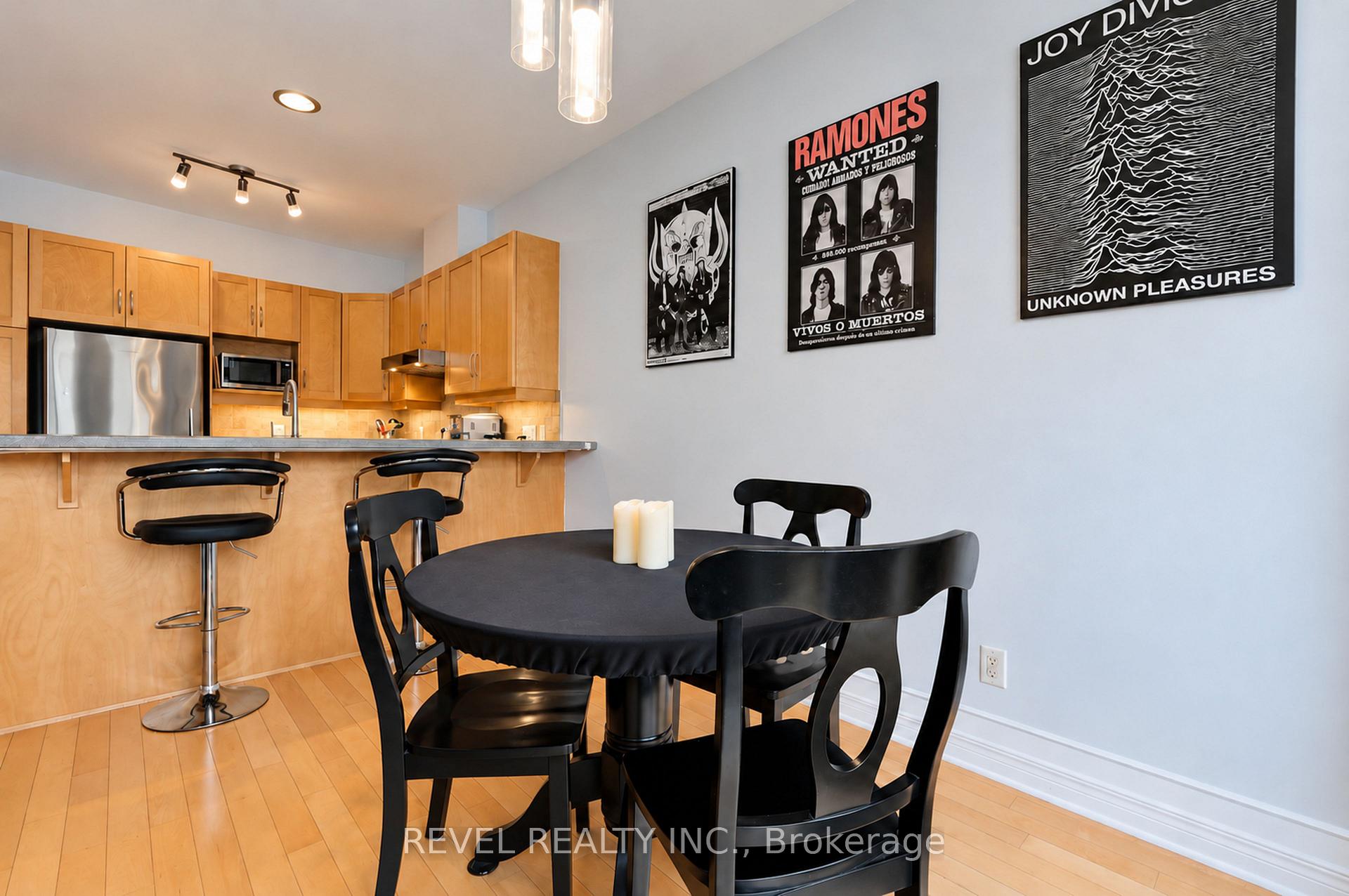 Photo 13 of 54 Encore Private, Ottawa, City View/Skyline/Fisher Heights/Parkwood Hills — HOMEH