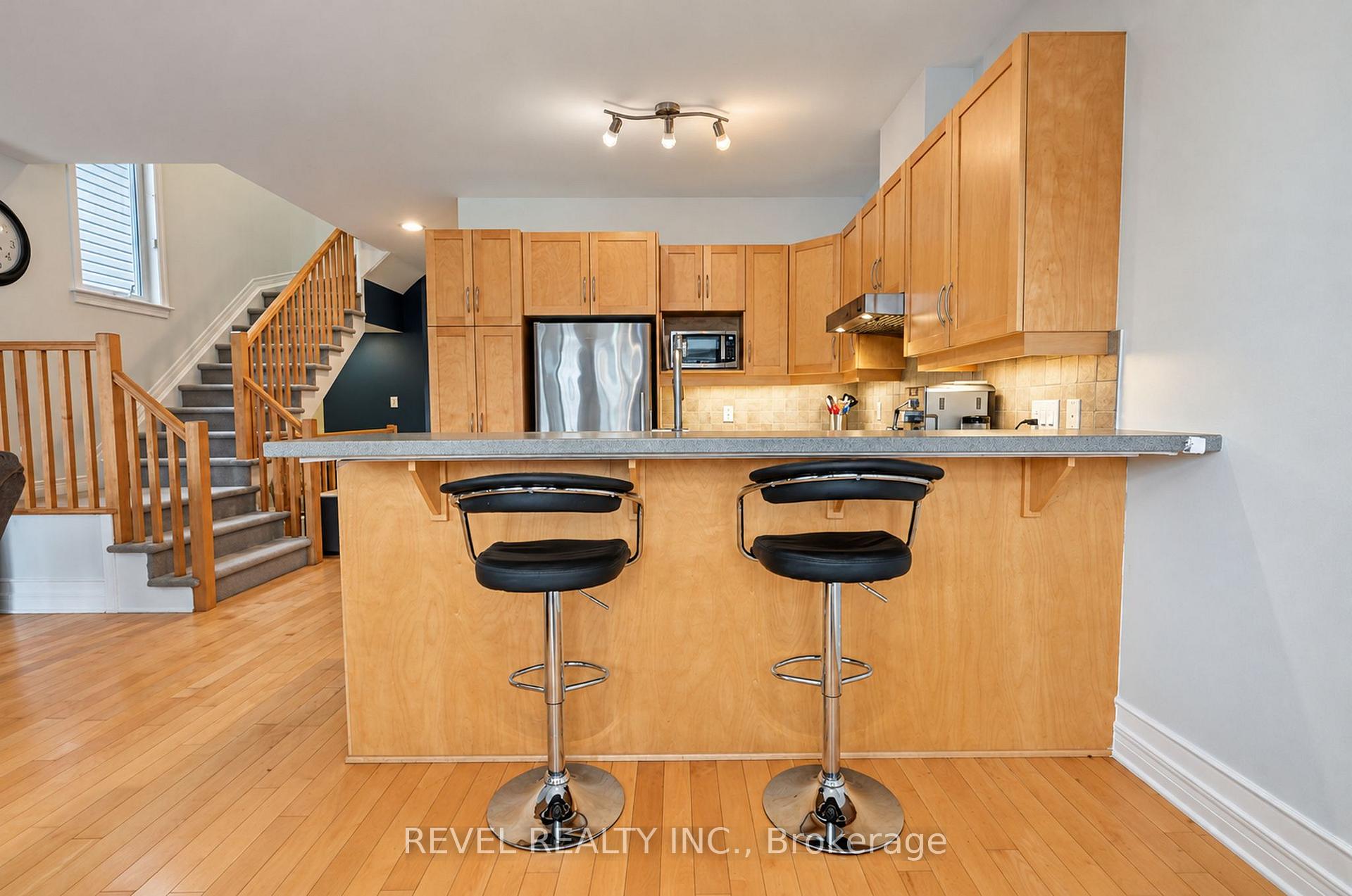 Photo 16 of 54 Encore Private, Ottawa, City View/Skyline/Fisher Heights/Parkwood Hills — HOMEH