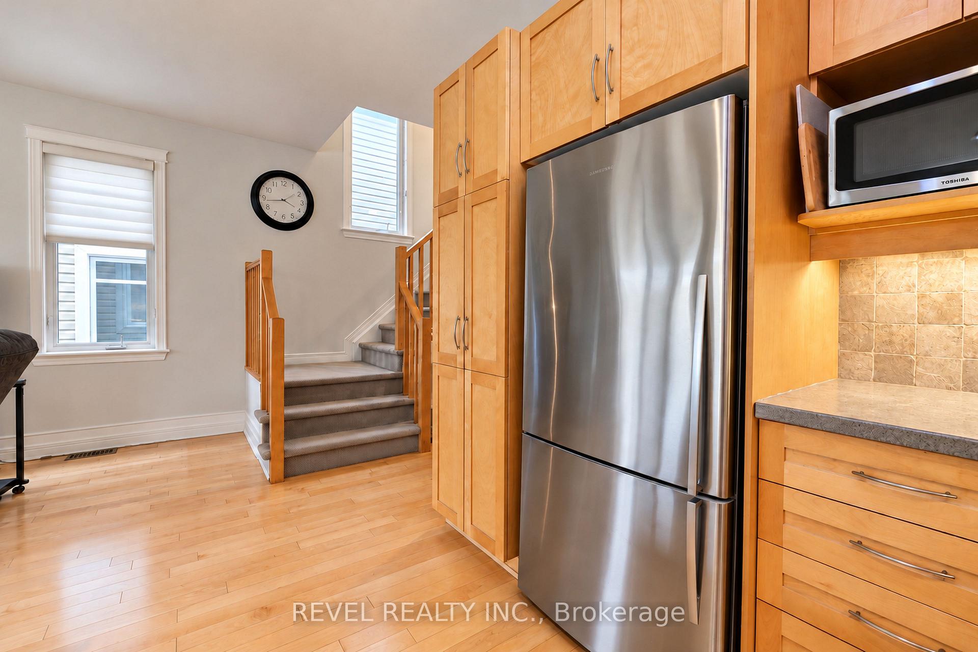 Photo 17 of 54 Encore Private, Ottawa, City View/Skyline/Fisher Heights/Parkwood Hills — HOMEH