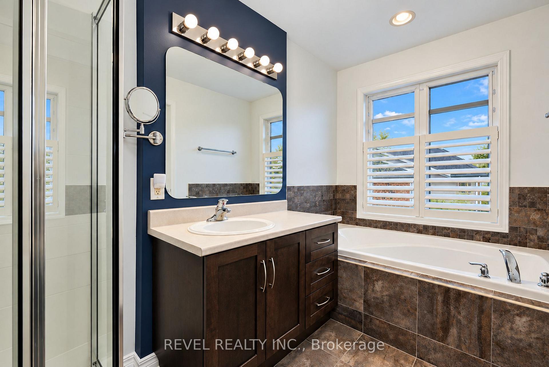 Photo 26 of 54 Encore Private, Ottawa, City View/Skyline/Fisher Heights/Parkwood Hills — HOMEH