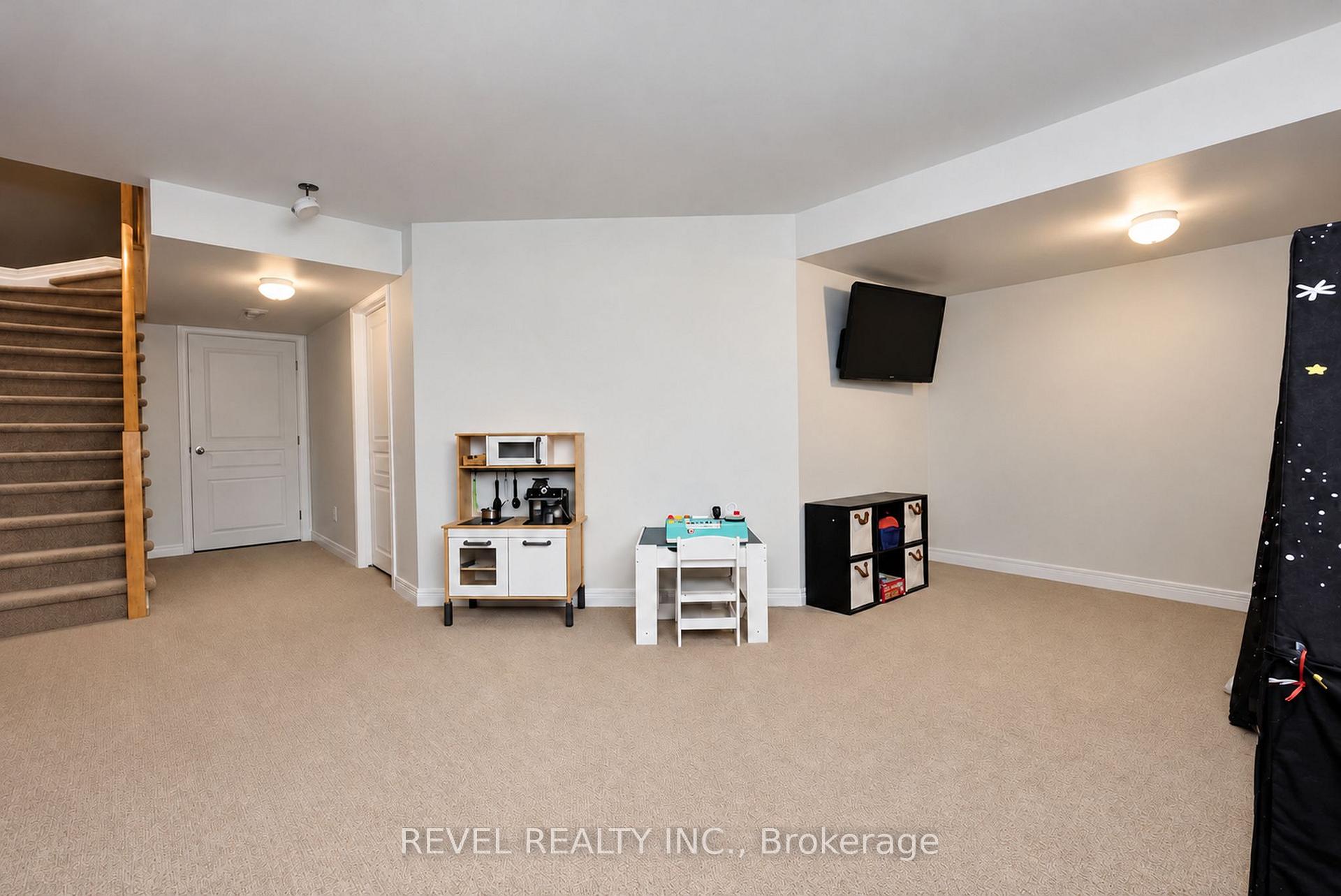 Photo 34 of 54 Encore Private, Ottawa, City View/Skyline/Fisher Heights/Parkwood Hills — HOMEH