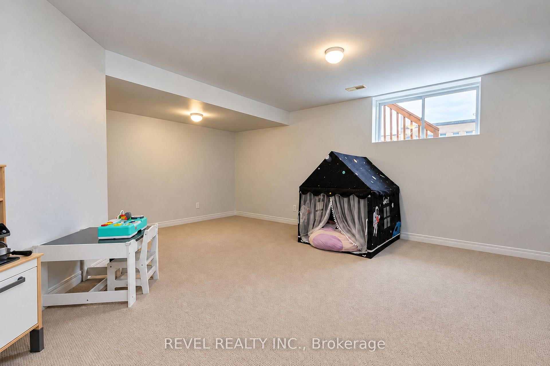 Photo 35 of 54 Encore Private, Ottawa, City View/Skyline/Fisher Heights/Parkwood Hills — HOMEH