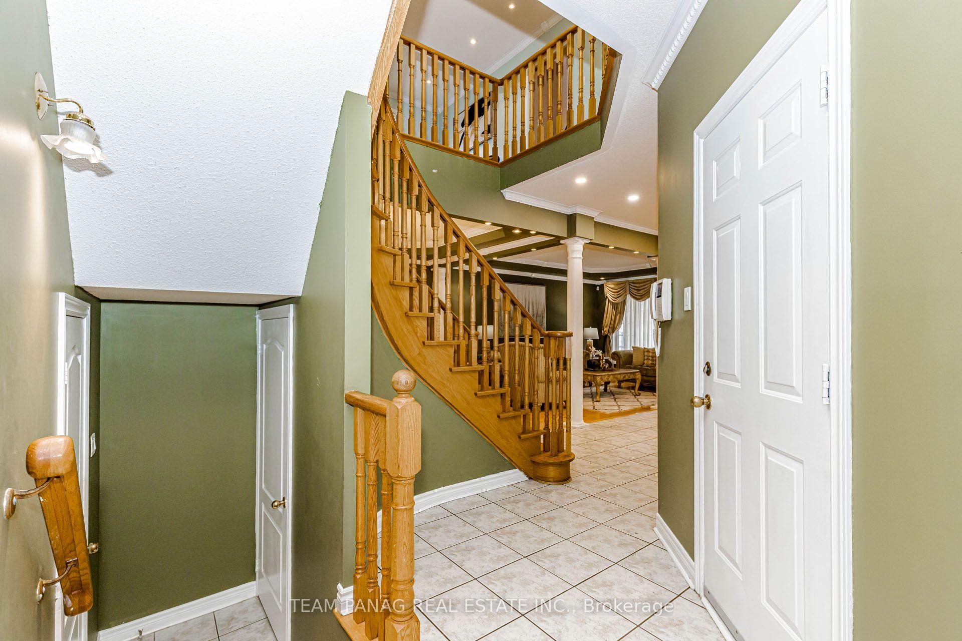 Photo 30 of 5 Summershade Street, Brampton, Bram East — HOMEH