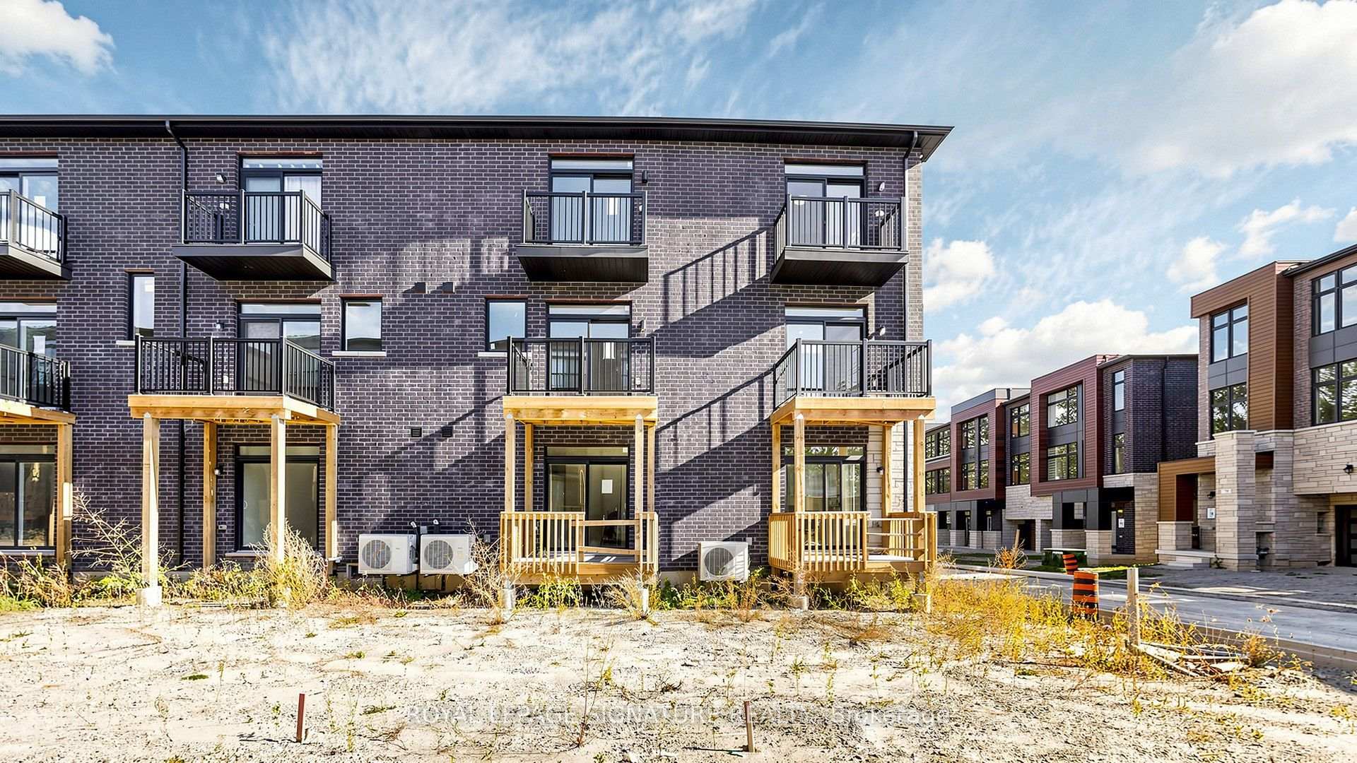 Photo 48 of 38 Radisson Street, Vaughan, Elder Mills — HOMEH