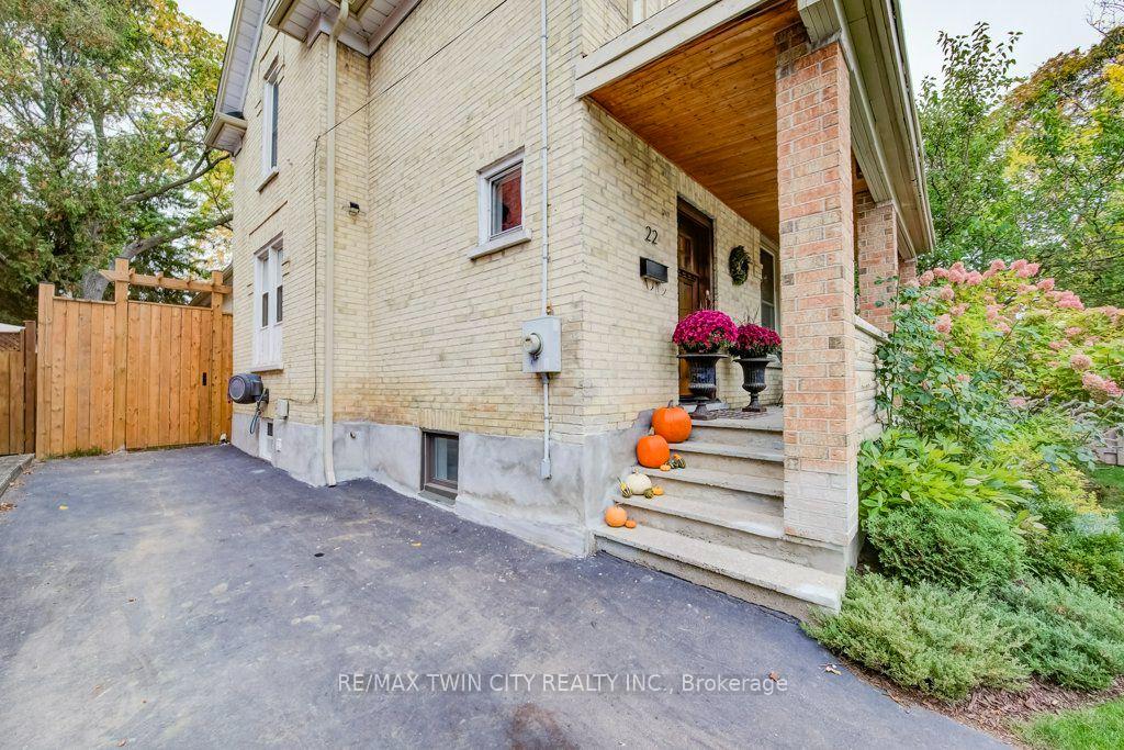 Photo 3 of 22 Whitney Place, Kitchener, Cedar Hill — HOMEH
