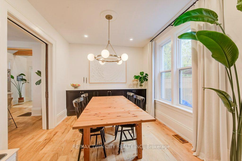 Photo 13 of 22 Whitney Place, Kitchener, Cedar Hill — HOMEH