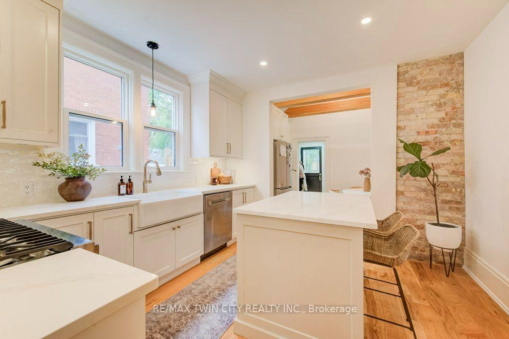 Photo 17 of 22 Whitney Place, Kitchener, Cedar Hill — HOMEH